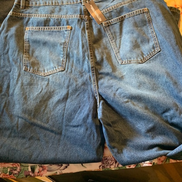 PrettyLittleThing Blue Flare & Wide Leg Jeans - Picture 5 of 12